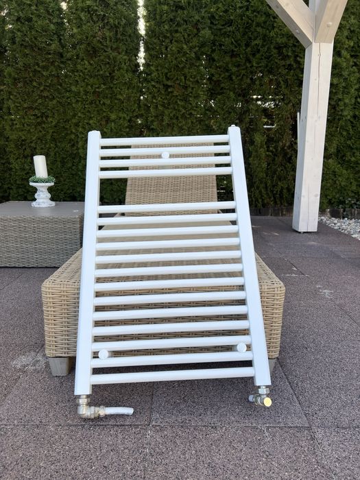 Grzejnik łazienkowy bialy 80x50