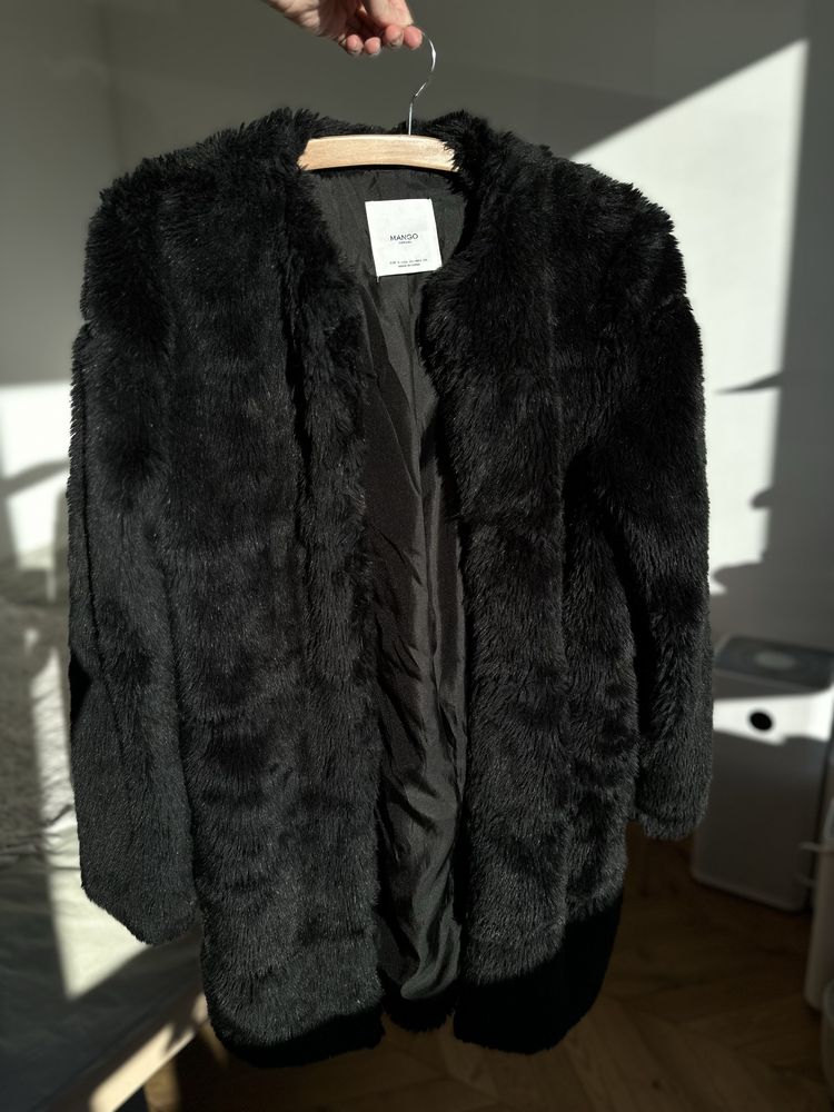 MANGO Casual S / XS czarne futro futerko eleganckie Sylwester