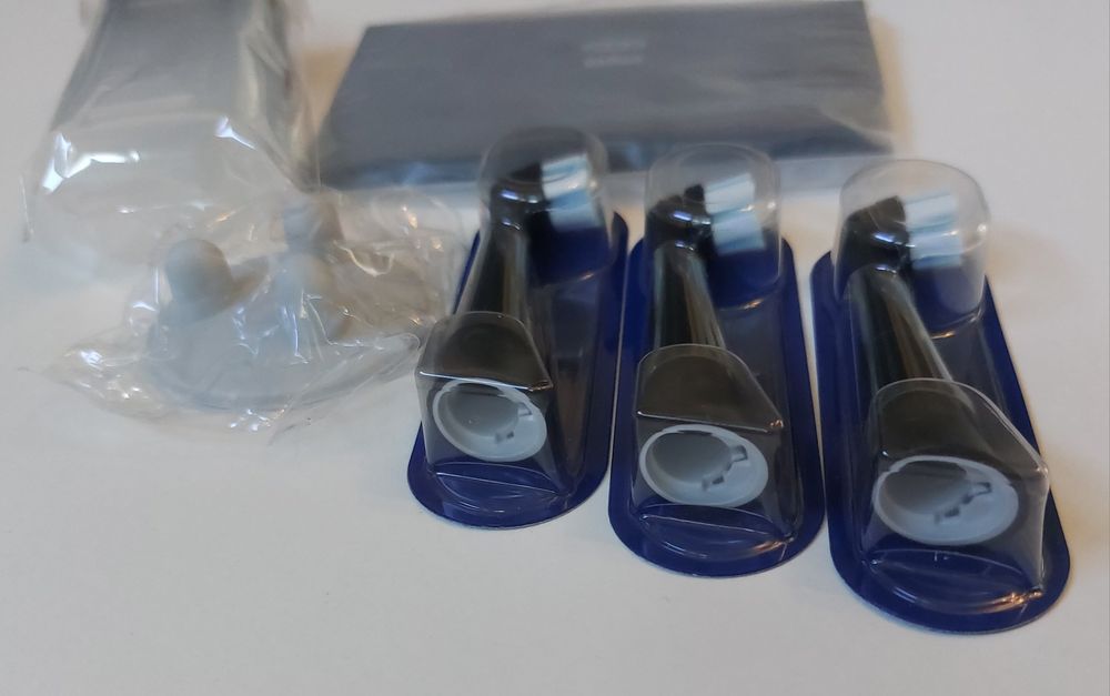 3 końcówki do oral-b io i akcesoria