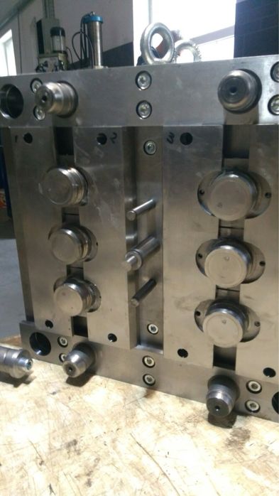 Прес Форма для лиття кришки 38мм з прокладкою