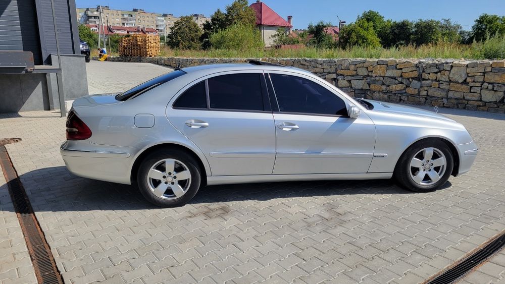 Продаю Mercedes-Benz W211 2.2 cdi автомат
