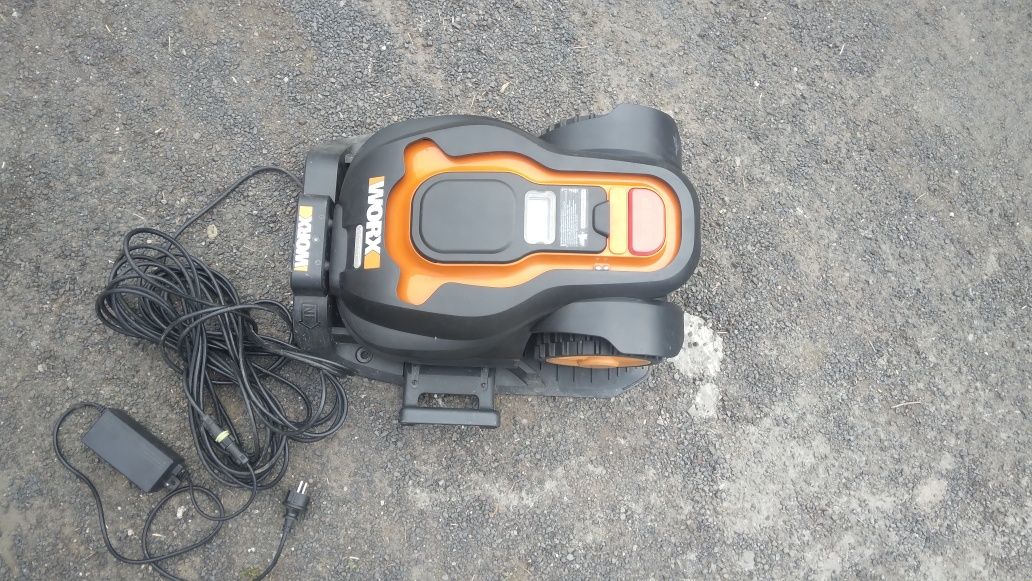 Robot koszący Worx Landroid kosiarka samojezdna  WORX