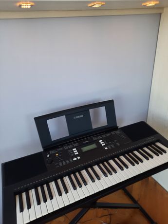 Yamaha PSR E 343 keyboard pulpit, statyw, pokrowiec,