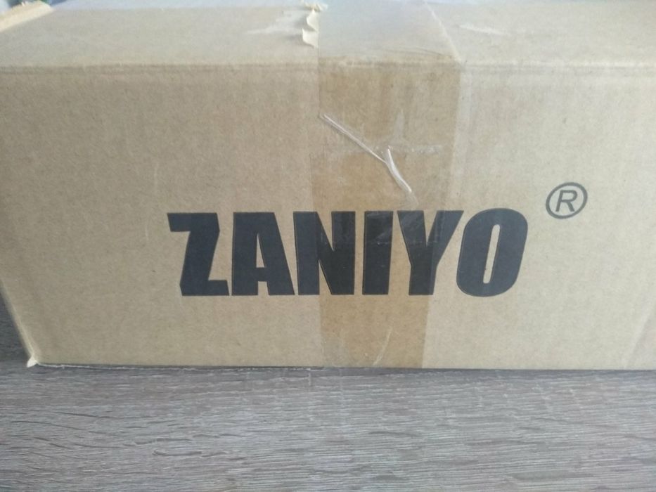 Кутова металева стійка-стелаж Zaniyo