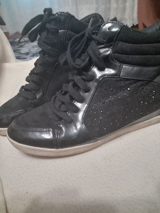 Обувь женская в идеальном состоянии