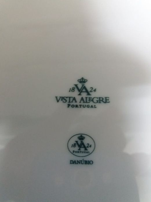 Pratos de 33cm Vista Alegre-Um coleção Viana(vendido),outro Danúbio