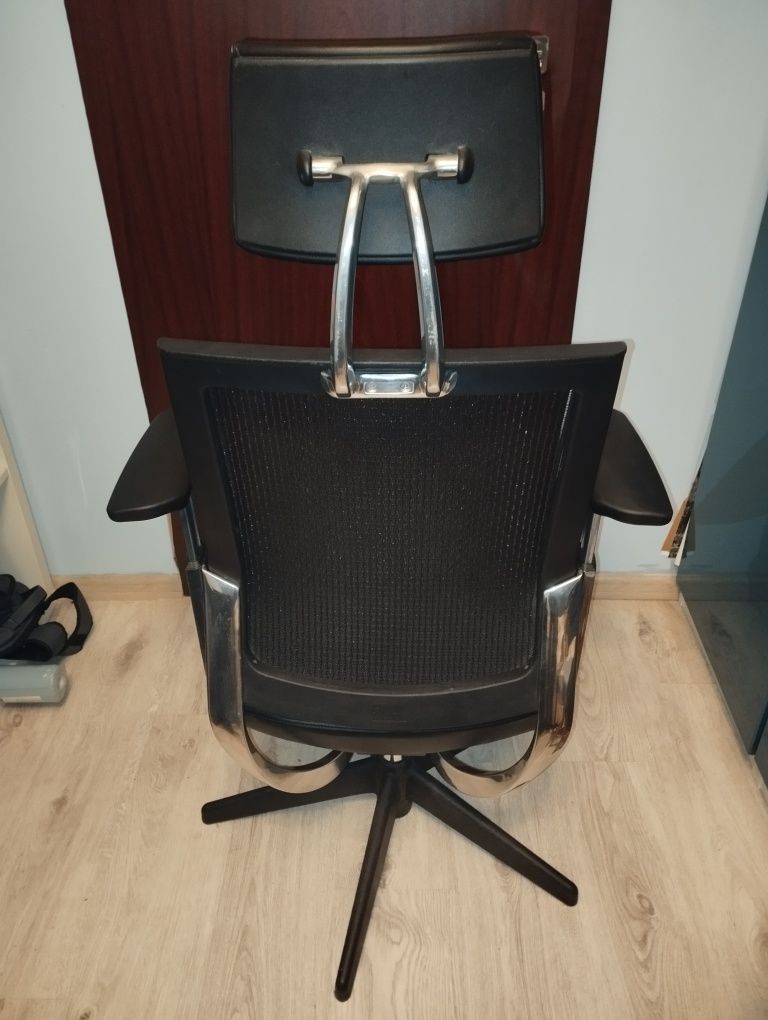 Fotel obrotowy firmy SeatOnSeating USA