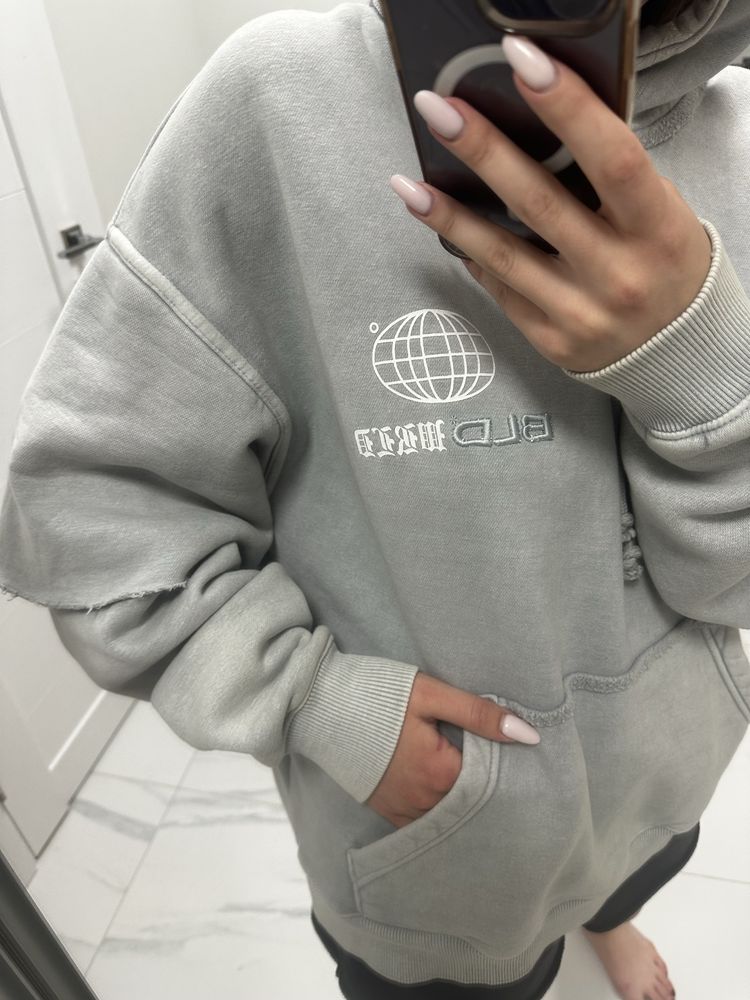 Худі Bershka вдягалась 1 раз
