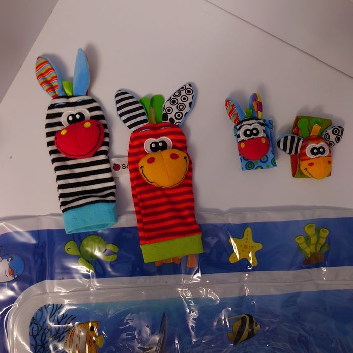 Набір килииок надувний та носочки-браслети