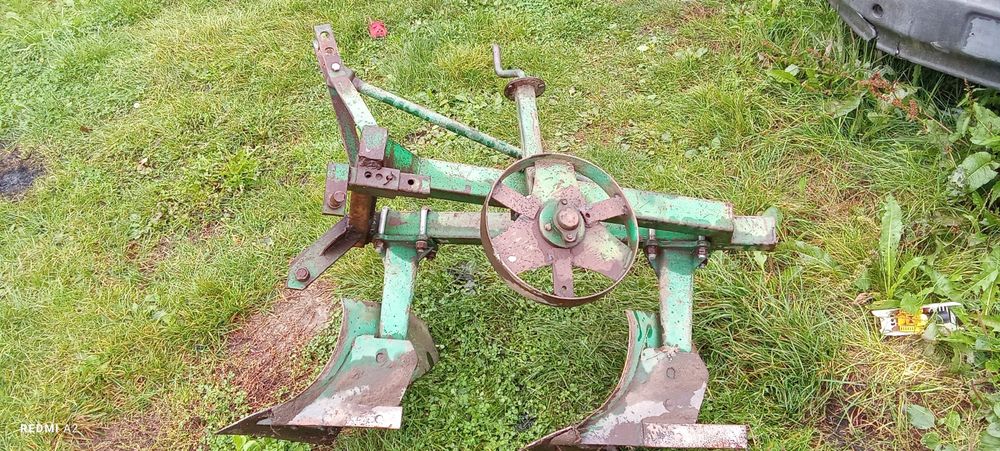 Плуг двох корпусний