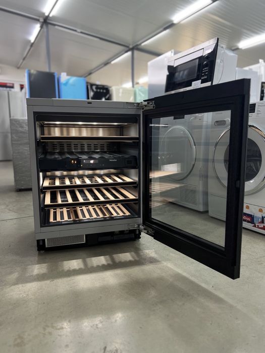 Винний холодильник Miele KWT 6322 UG