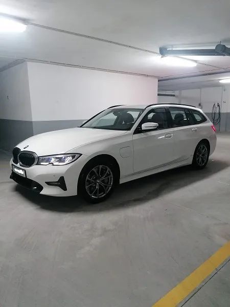 BMW 330 e Touring xDrive Aut. Sport Line