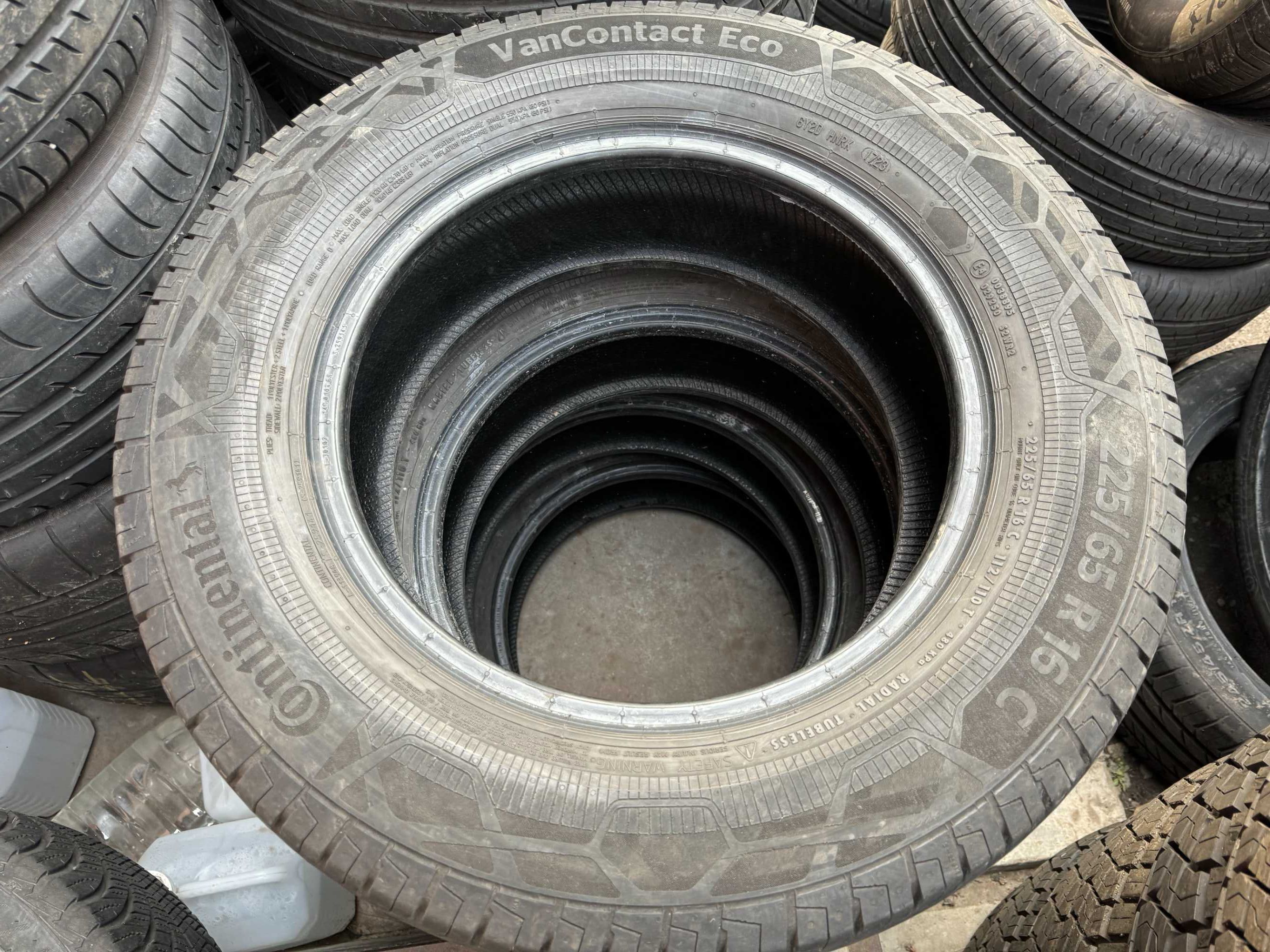 Шини CONTINENTAL 225/65 R16C VanContact Eco, літня гума, цешка