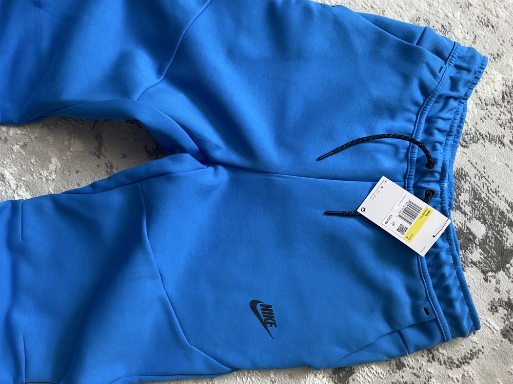 Оригінальні спортивні штани Nike tech fleece