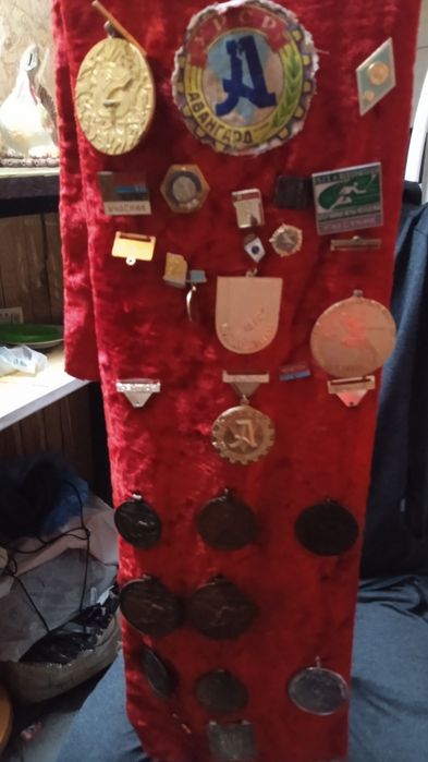 Медальки брелки брожки