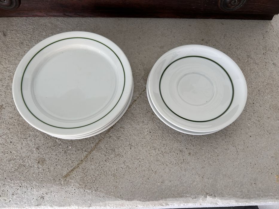 Pratos 3 para entradas e 2 para chavenas