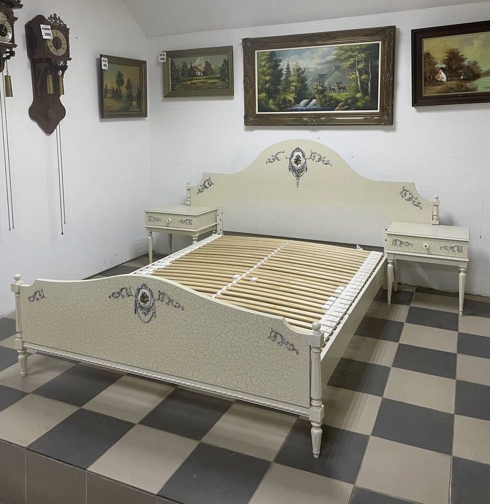 Спальний гарнітур ліжко трюмо тумба світильник кровать 1613