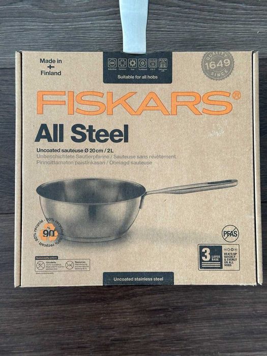 Сотейник Fiskars All Steel 20 см (1064748)