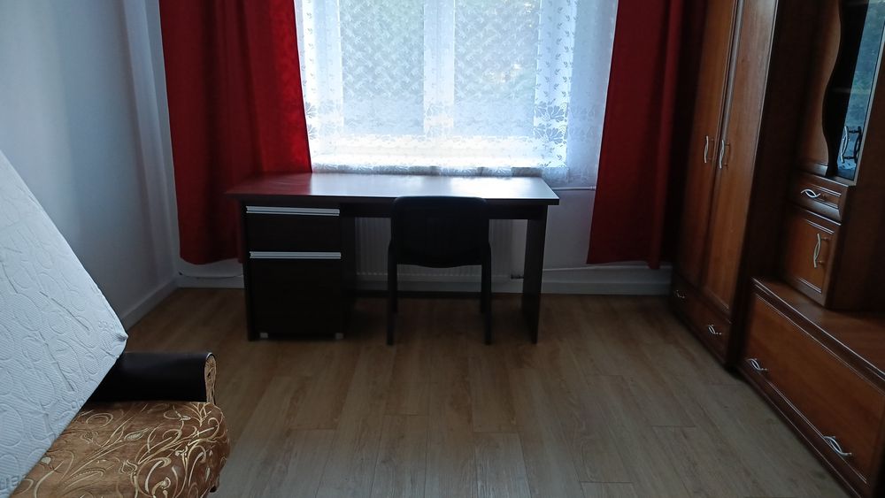 Sprzedam biurko z osobna szafka