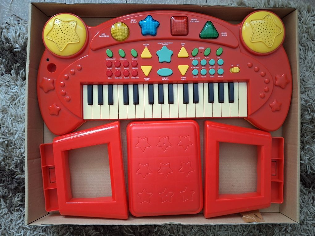 Keyboard z krzesełkiem