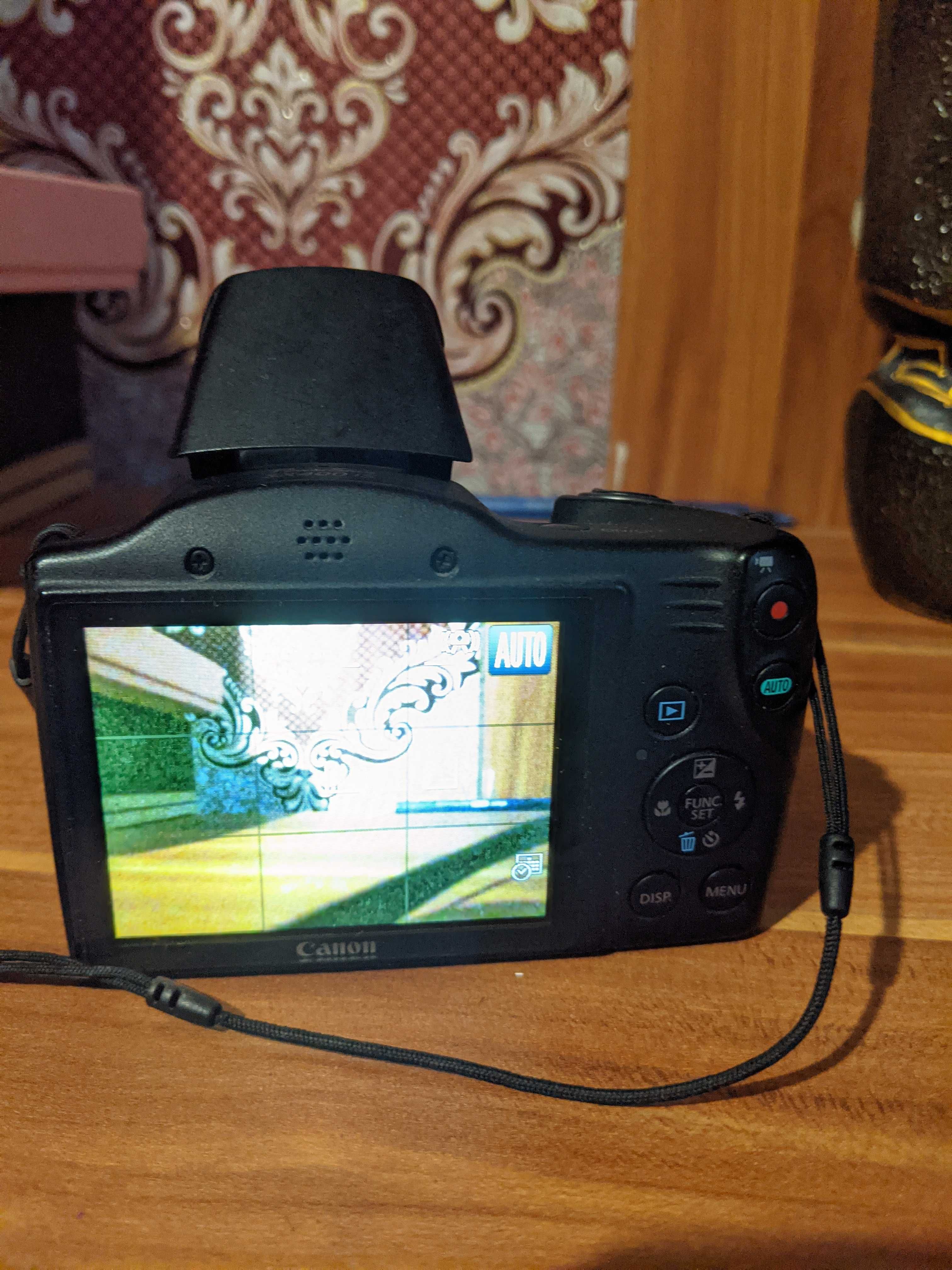 Продам 2 фотопарати Canon та Samsung