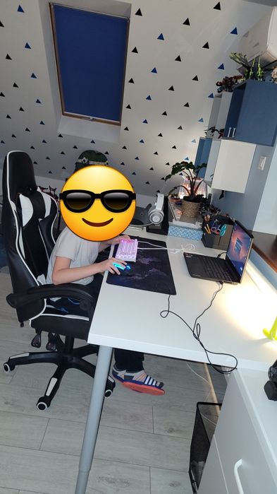 IKEA białe biurko 150x75cm, regulowana wysokość 60/90cm