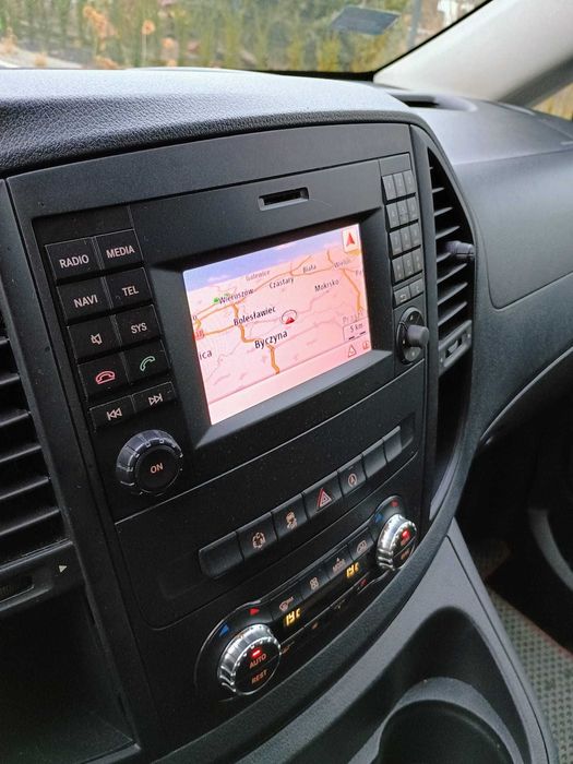 WYNAJEM busa Mercedes Vito 8 osobowy extra long