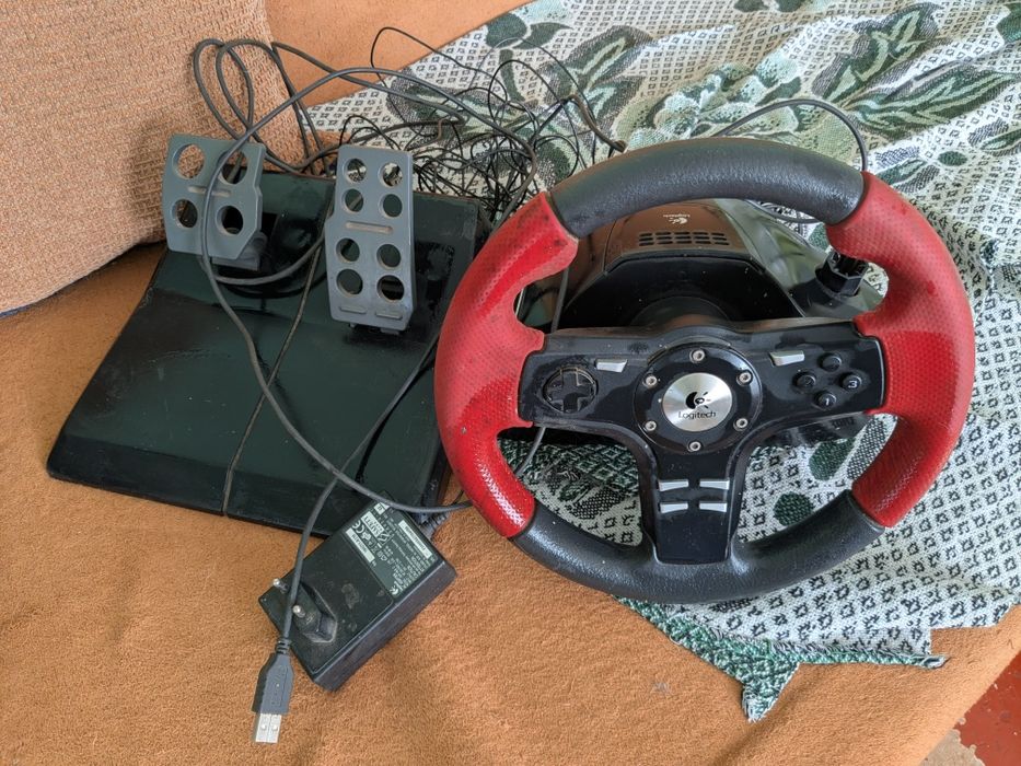 Руль игровой и педали Logitech