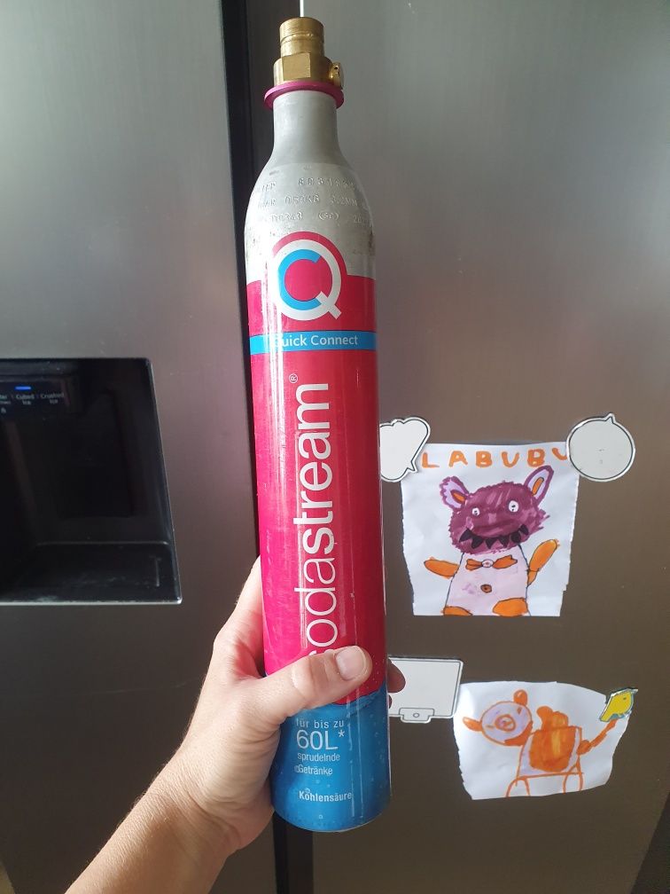 Różowy cylinder Sodastream 60l