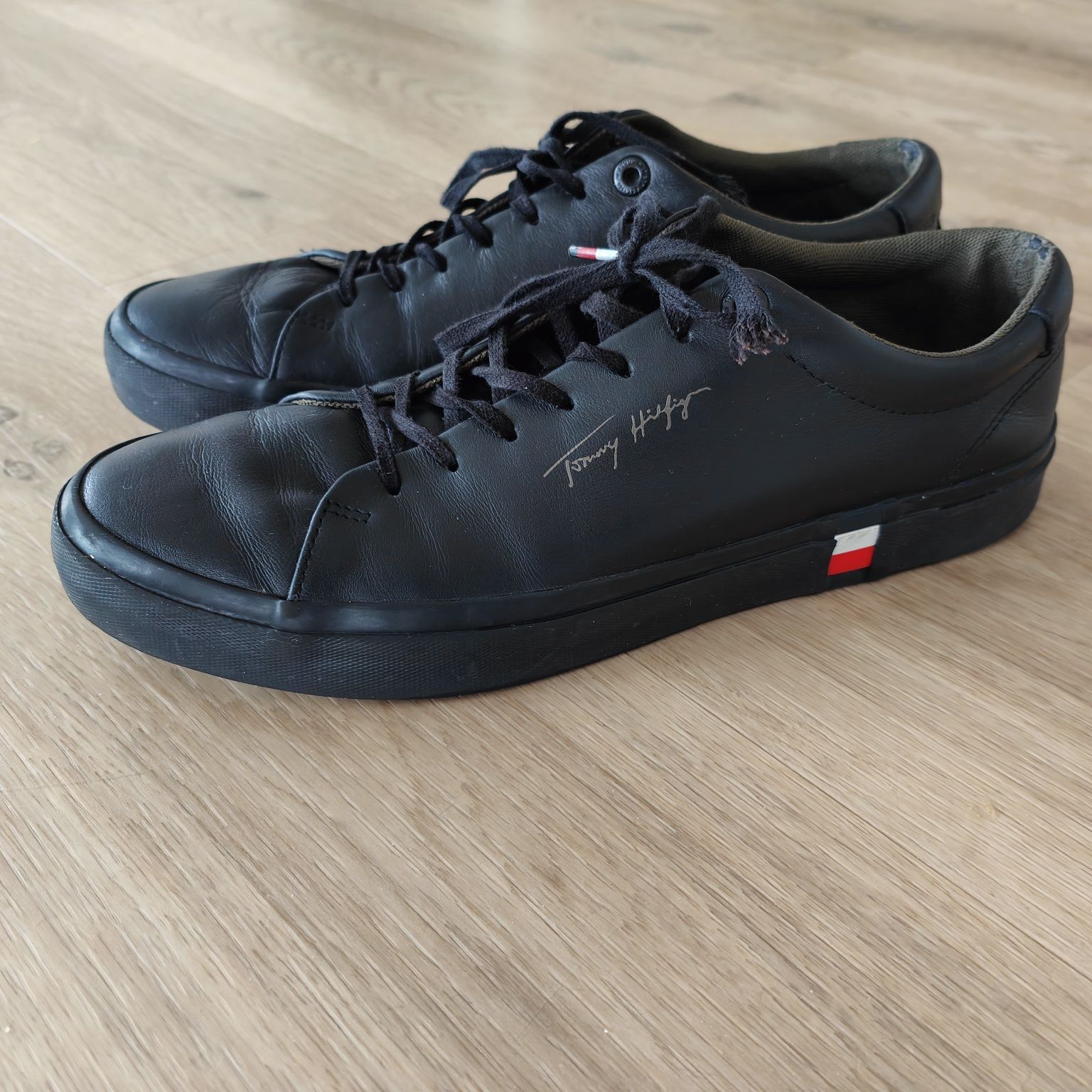 Buty Tommy Hilfiger r. 43 GWARANCJA