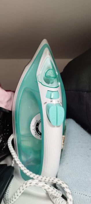 Używane żelazko z funkcją pary