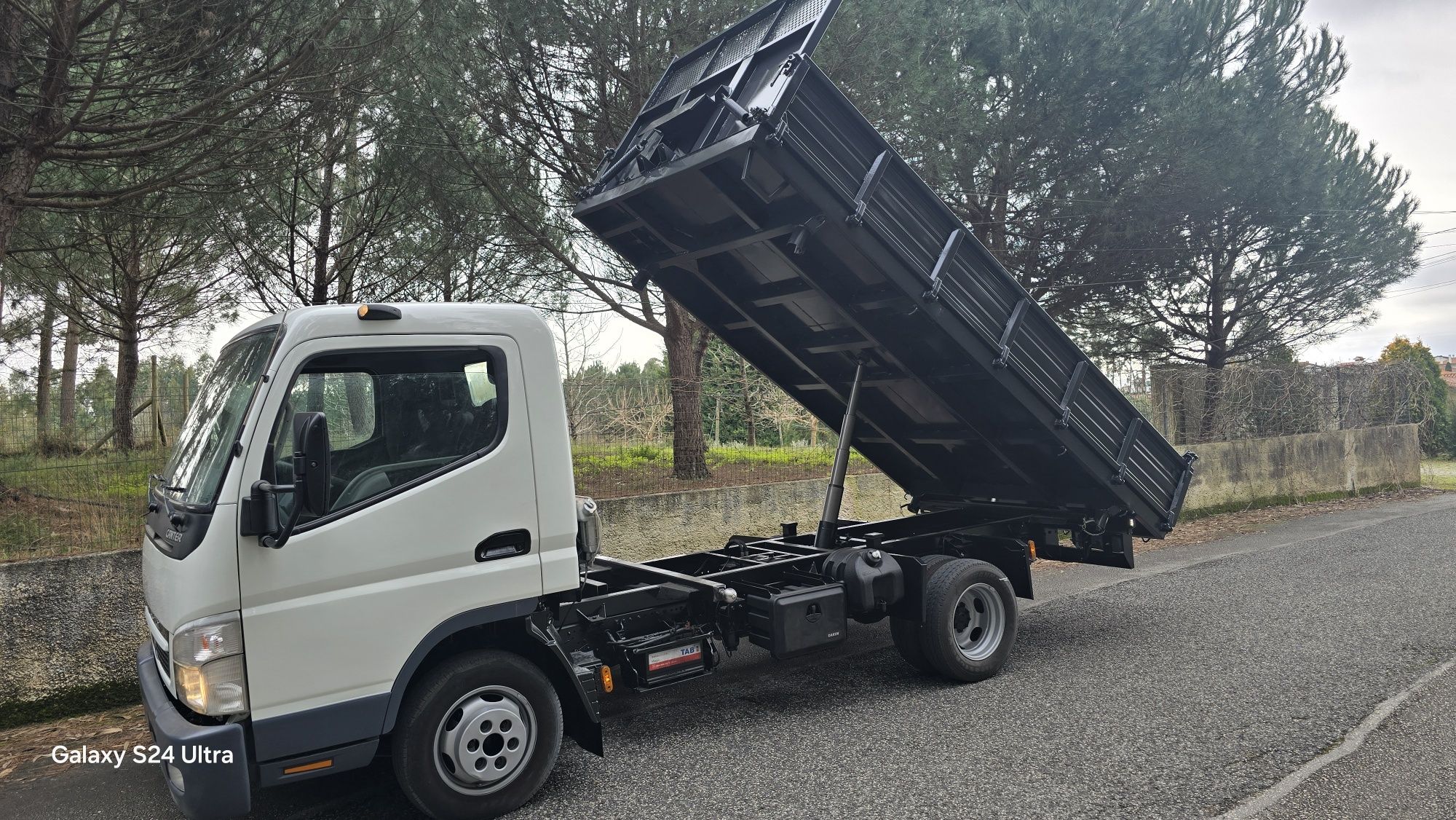 Mitsubishi Canter Basculante