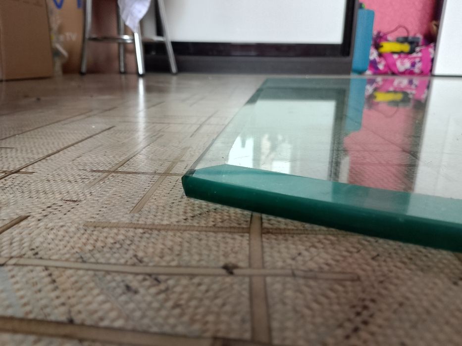 Скляна кришка стола