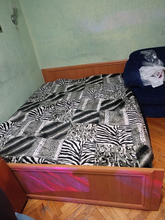 Продам двомісне ліжко на ламелях. Або обмін на диван