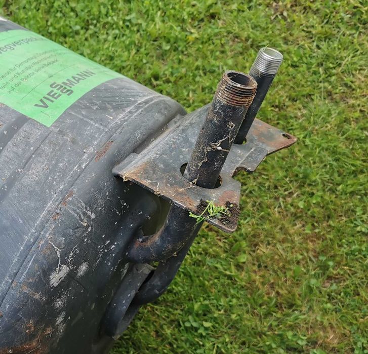 Stojący bojler płaszczowy z blachy nierdzewnej. Viessman. 130 litrów