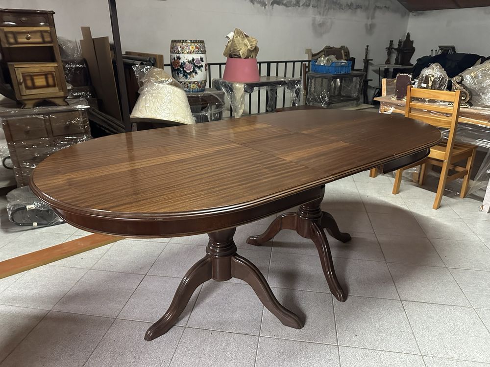 Conjunto Mesa oval + 6 cadeiras