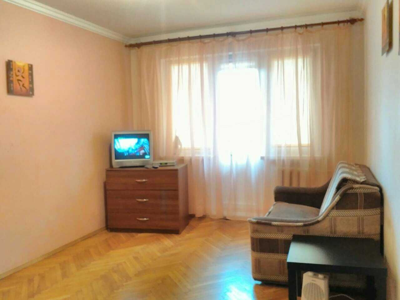 1кімнатна кв-ра, центр, метро печерська.Вул.арсенальна, можна погодинно