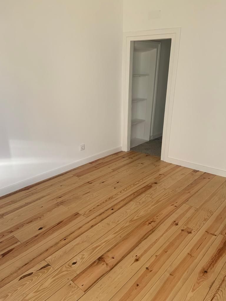 T0 reformado no centro de Lisboa - Misericórdia .