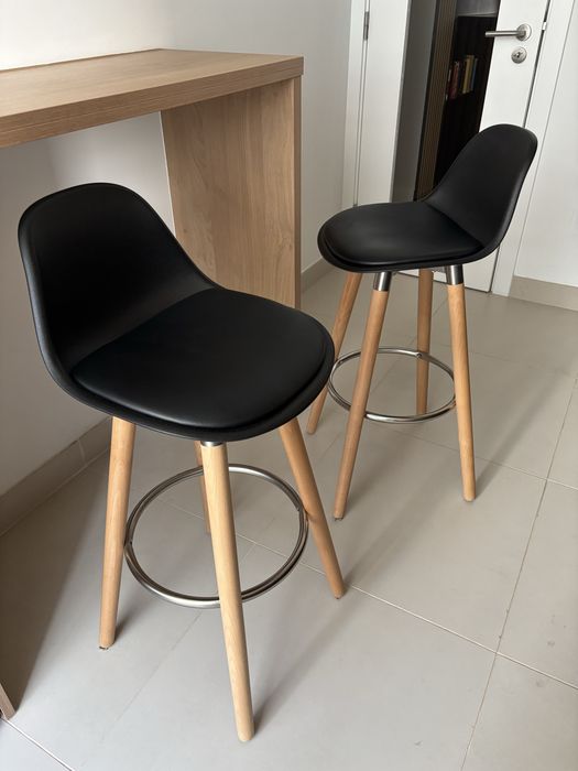 Conjunto bancos altos cozinha/balcão