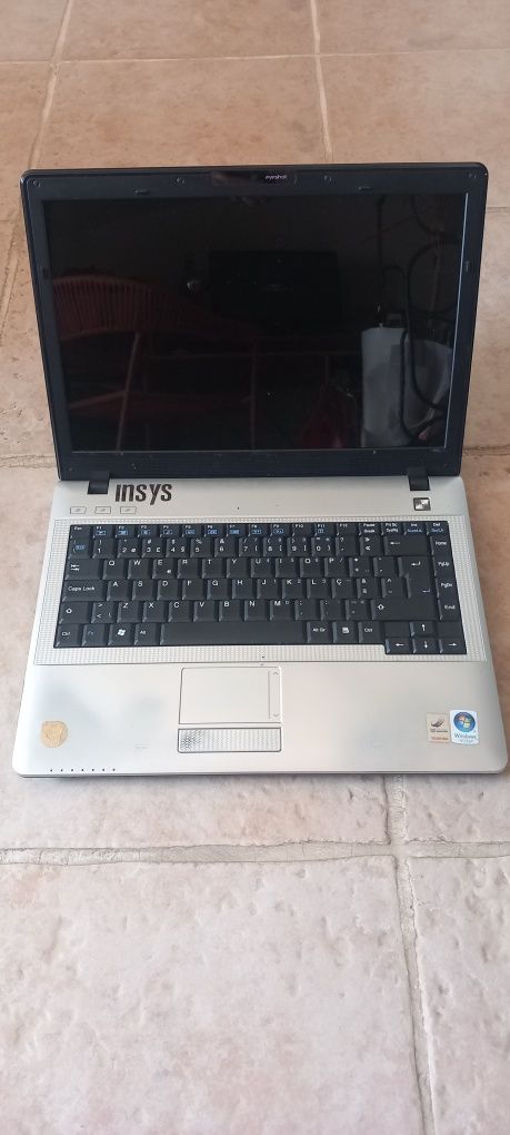 Portátil INSYS avariado