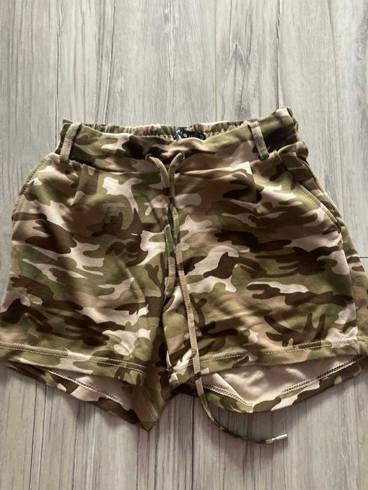 Krótkie spodenki New Yorker