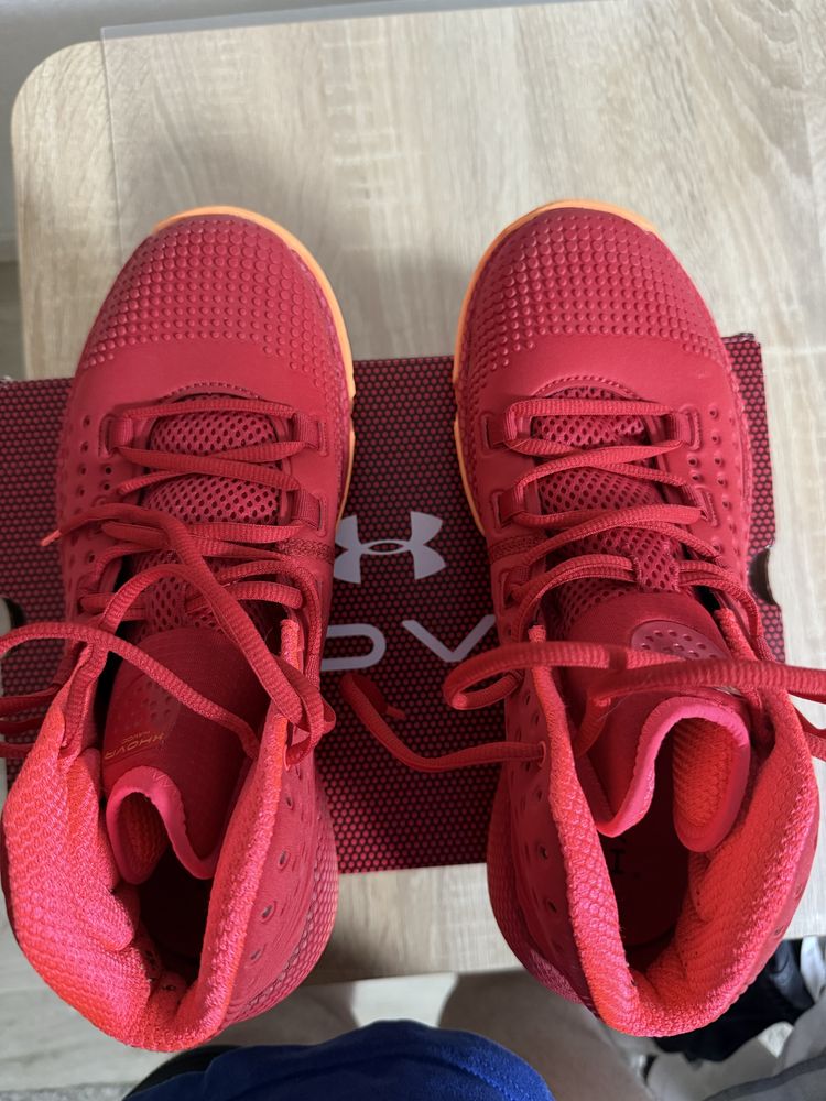 Баскетбольные крассовеи Under Armour