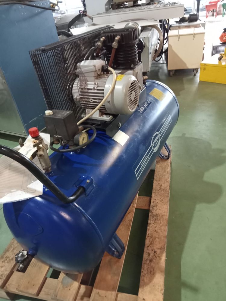 Compressor 200 L trifasico