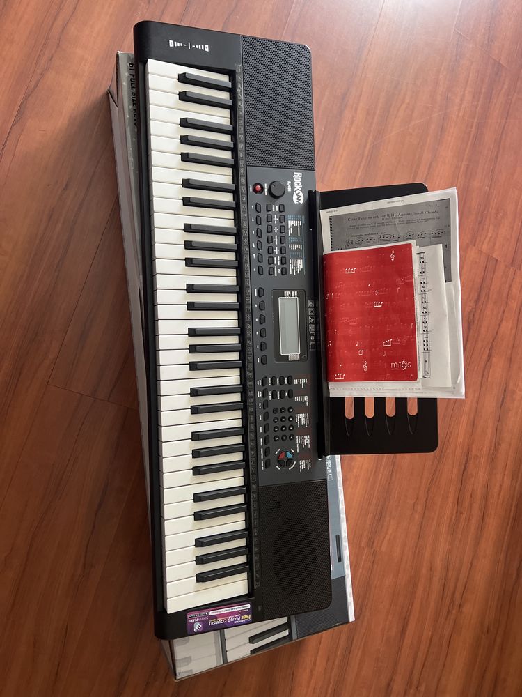 Piano de 61 teclas