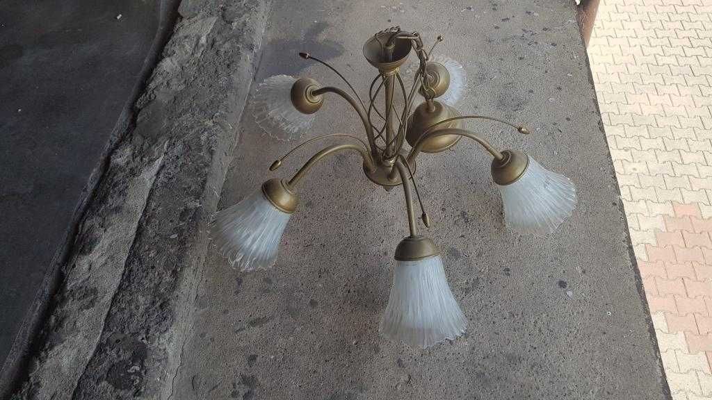 Lampa stojaca,używany żyrandol w dobrym stanie i dwa kinkiety