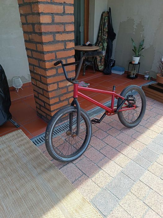 Rower bmx czerwony