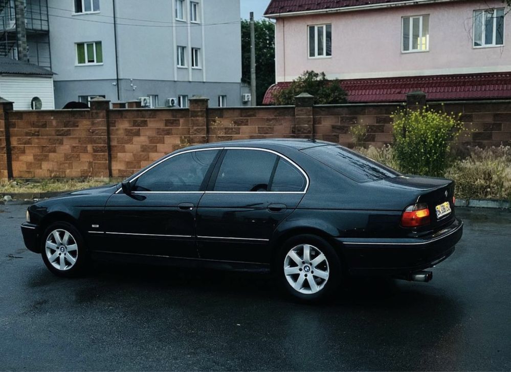 BMW E39 523i 1997 року