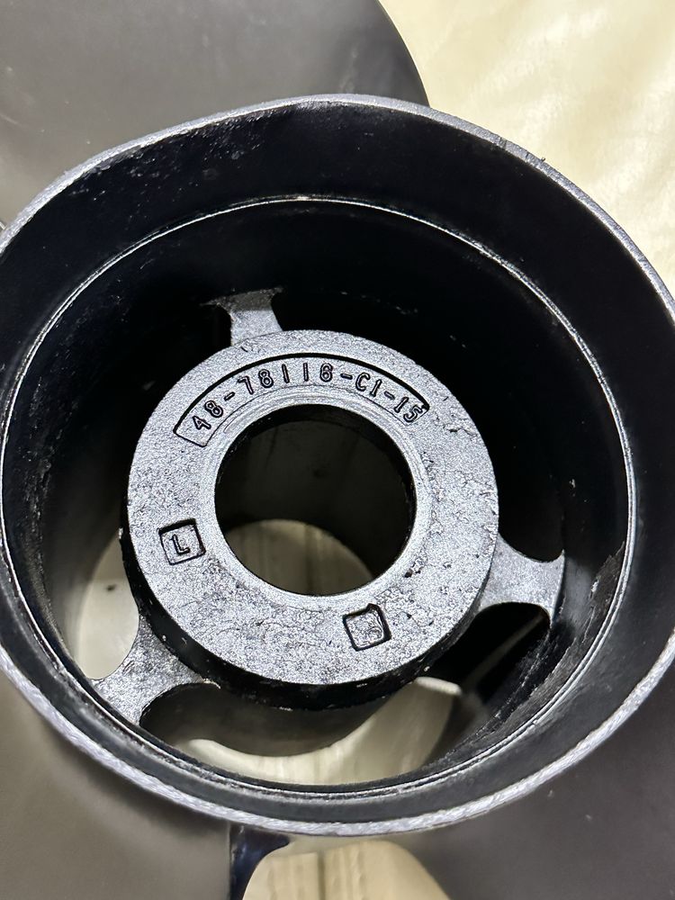 Гребной винт Mercury 48-78116-C1-15