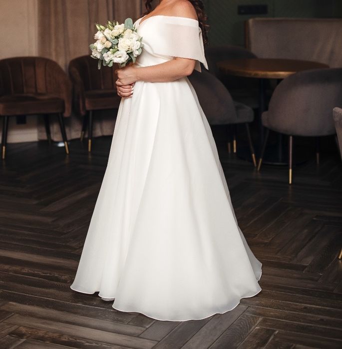 Весільна сукня