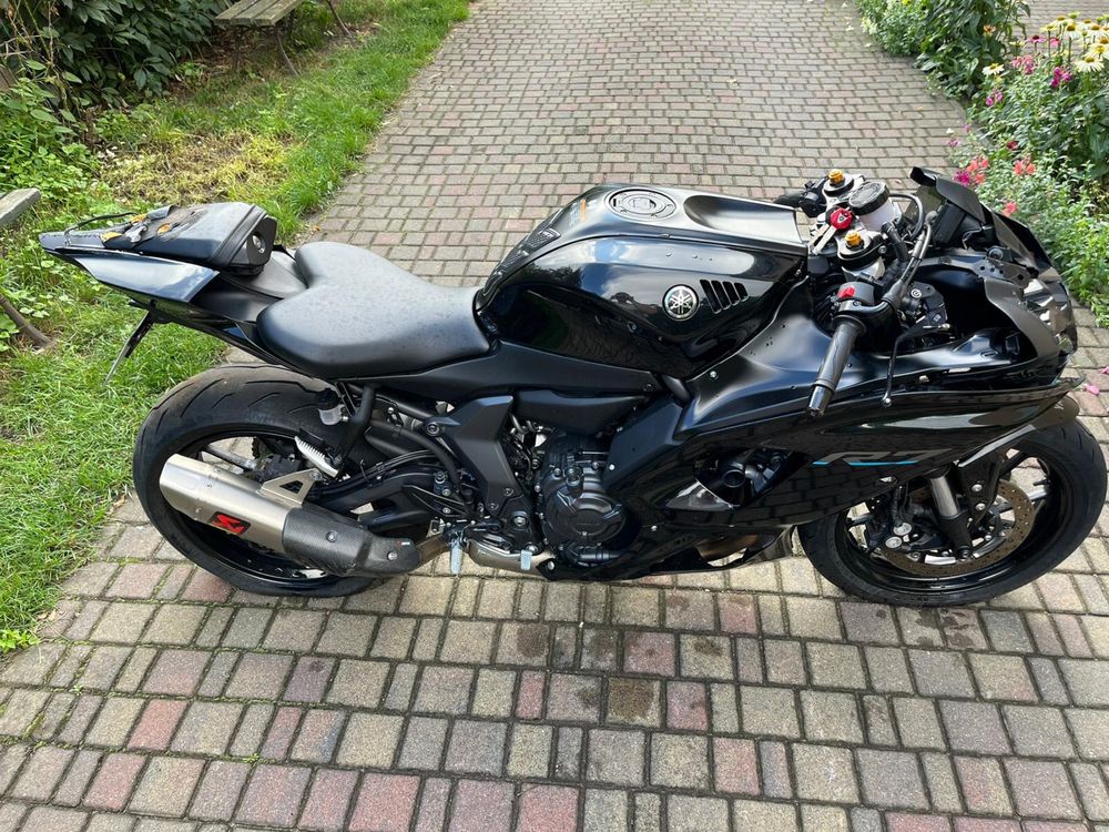 Yamaha R7. 2023 rok Akrapovic !